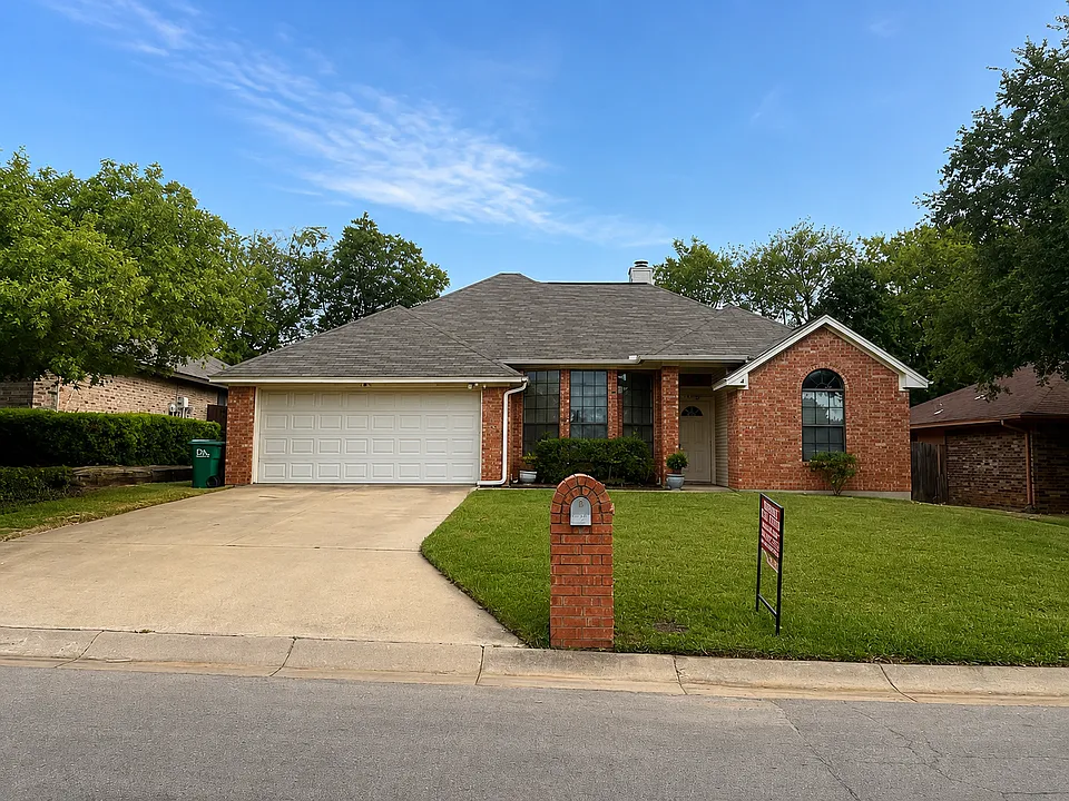 1109 Brittany Dr