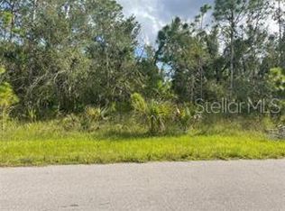 Sawyer Cir #20, North Pt, FL 34288