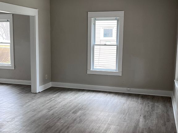 4th image of 1178 Pondview Ave