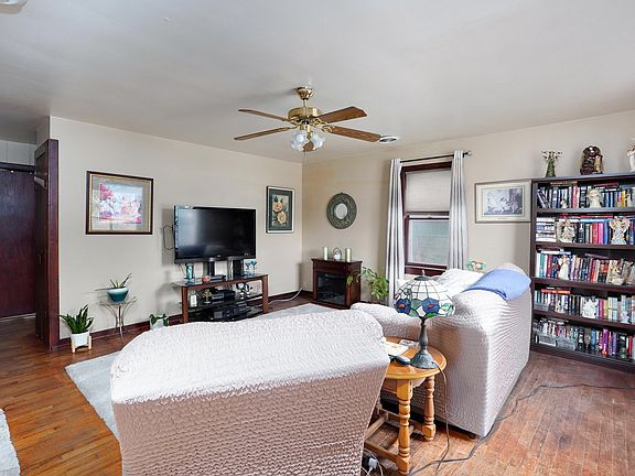 3rd image of 106 W Cherry St