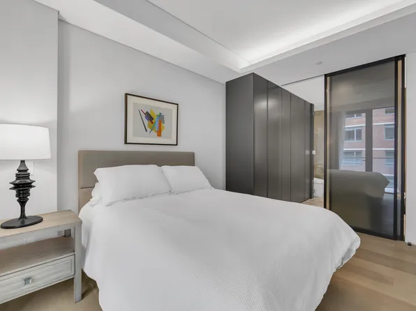 522 West 29th Street image 10 of 20