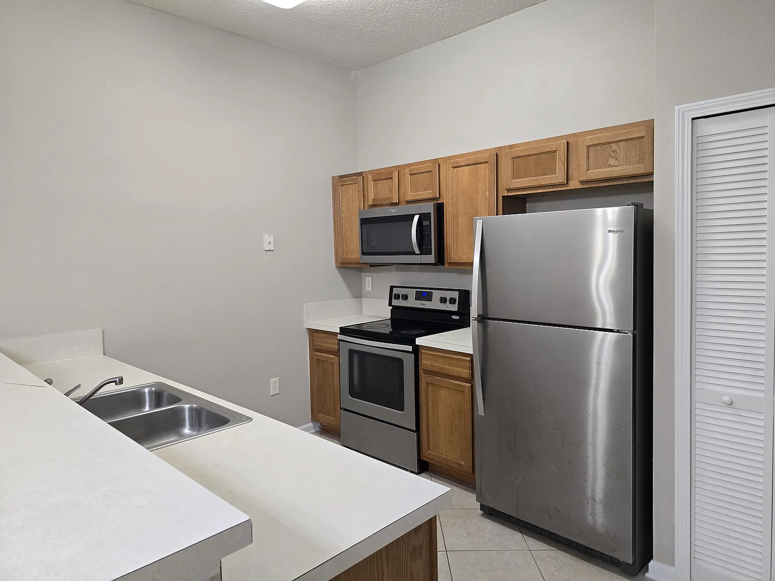 2 bed, 907 sqft, $1,165 — Photo 2