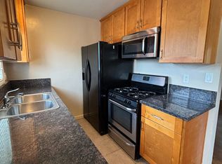 1700 W Victory Blvd APT F, Burbank, CA 91506