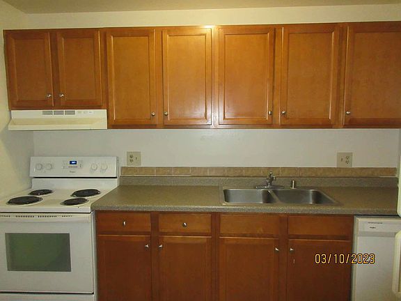 3rd image of N111W15782 Vienna Ct #18