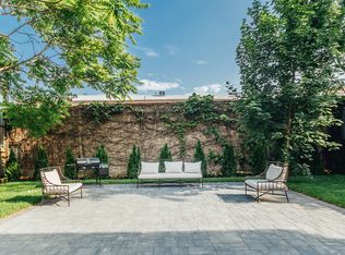 240 Boerum St #1A, Brooklyn, NY 11206