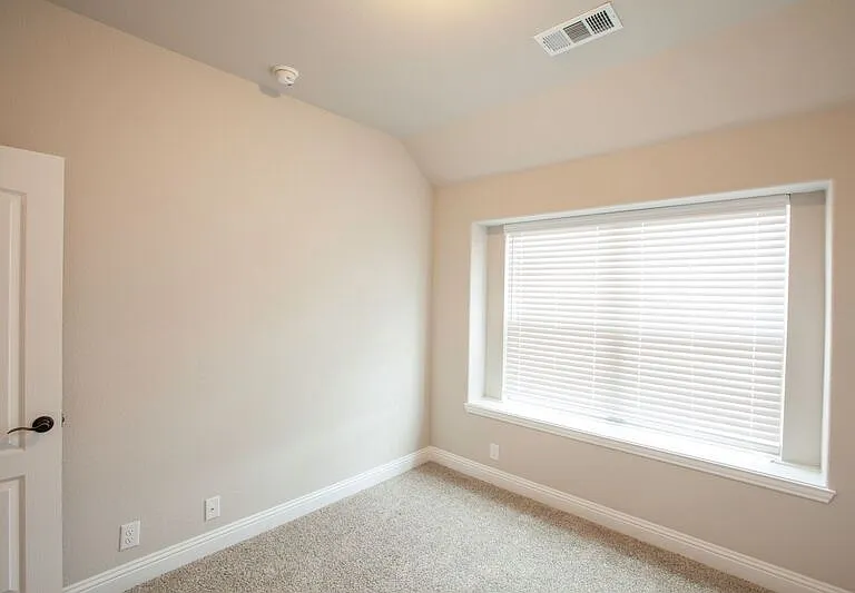 1501 Laurence Ln — Photo 32