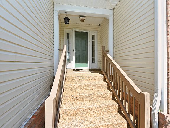 5th image of 164 W Harbor Dr