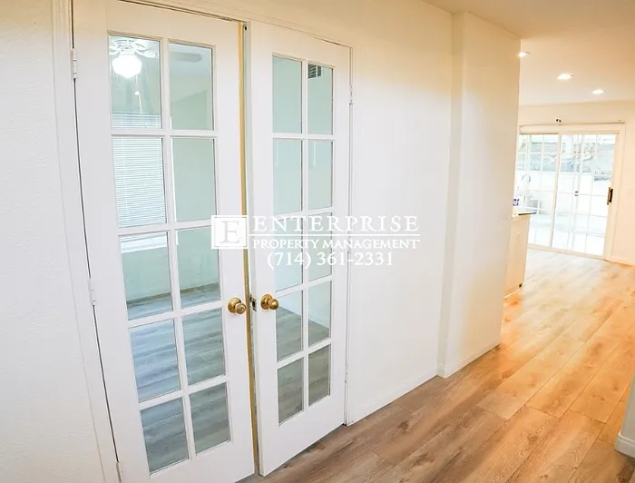 77 Carriage Dr — Photo 3