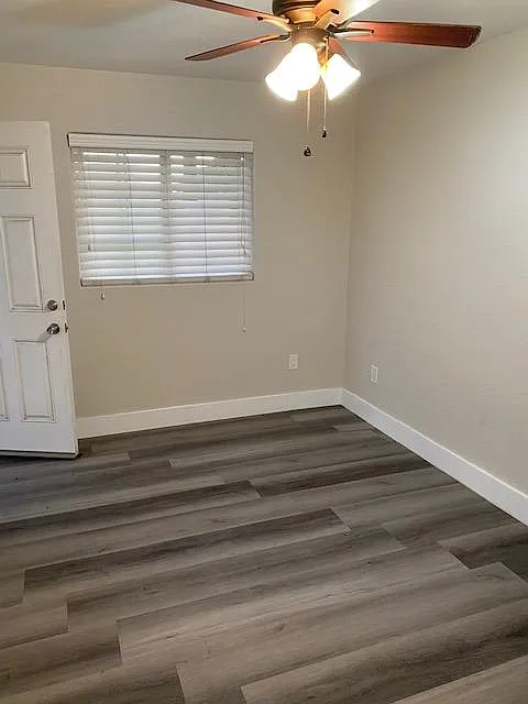 Photo 2 of 4 - 347 E 56th St #B - Long Beach, CA Building Photo - 347 E 56th St #B