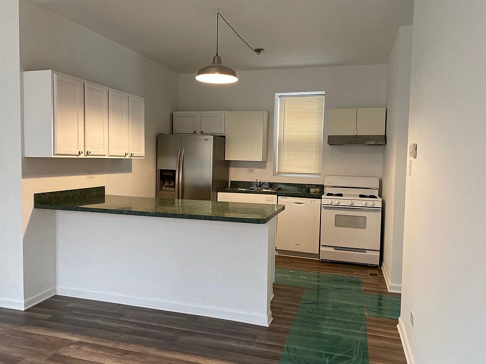 1st image of 1900 W Warner Ave #1R
