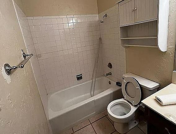 3rd image of 4607 NE Euclid Ave
