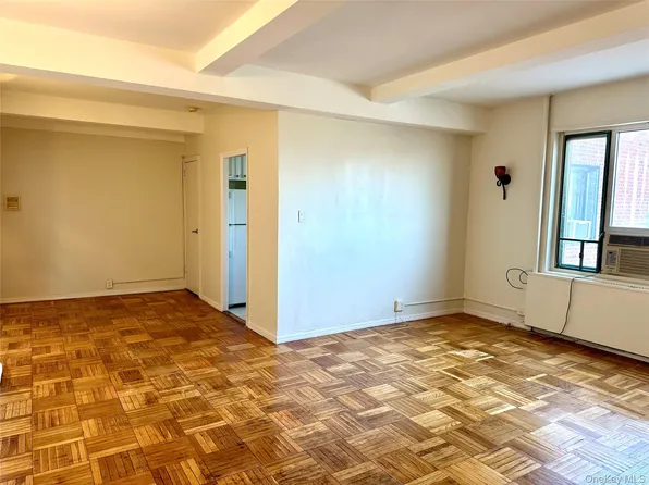 20 Metropolitan Oval #11A, Bronx, NY 10462