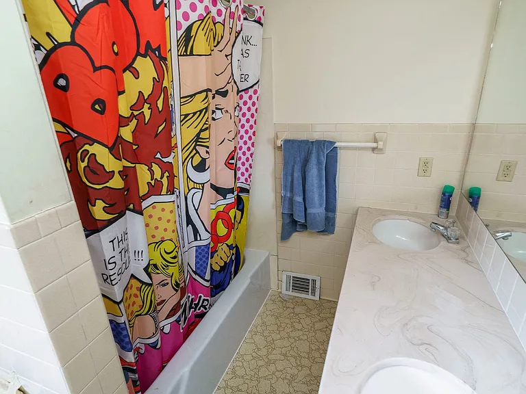 Unique 2 Bedroom in German Village — Photo 53