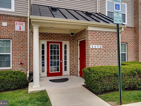 3rd image of 8470 Ice Crystal Dr Unit H