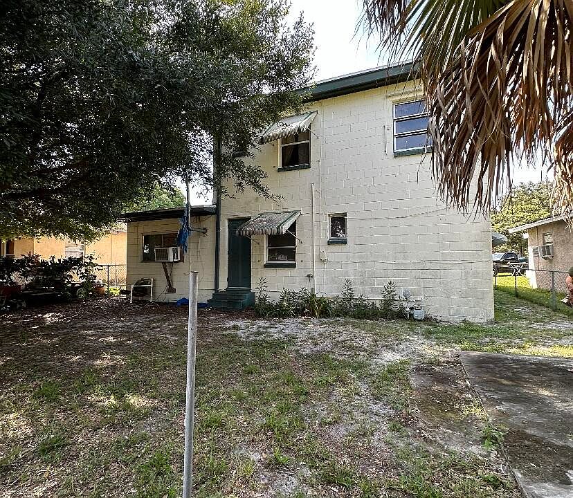 2nd image of 522 Douglas Court