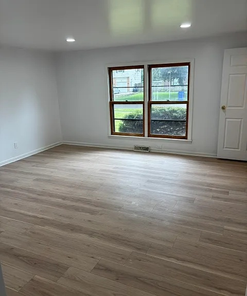 Living Room w/recessed lighting