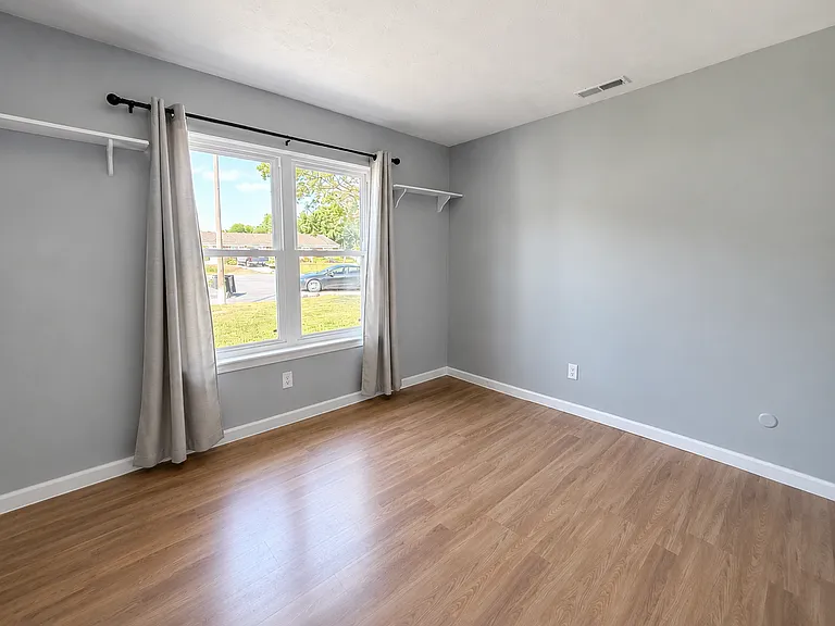5533 Society Ct — Photo 11
