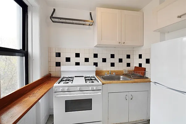 Rented by Corcoran | media 7