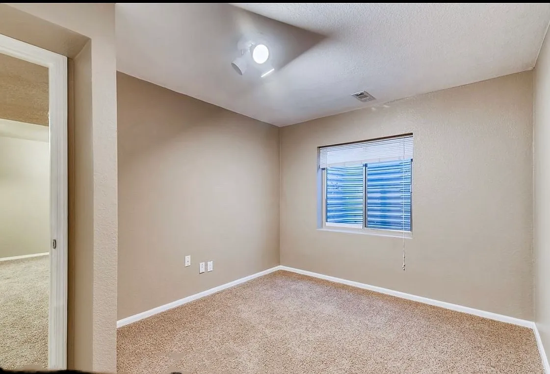 Building Photo - 4102 Fern Ave
