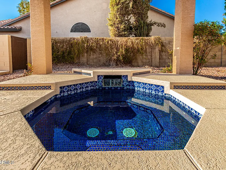 4704 E Hearn Rd — Photo 38