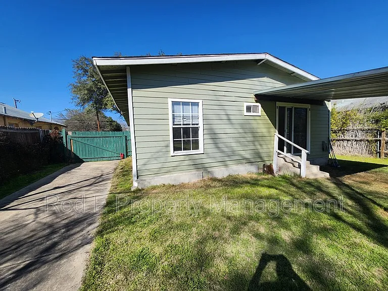 304 Terrell Ave — Photo 18