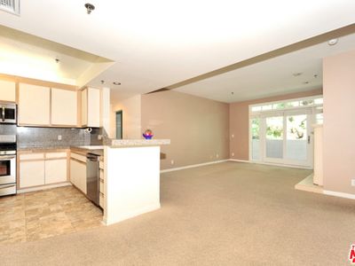 2222 N Beachwood Dr APT 302, Los Angeles, CA, 90068