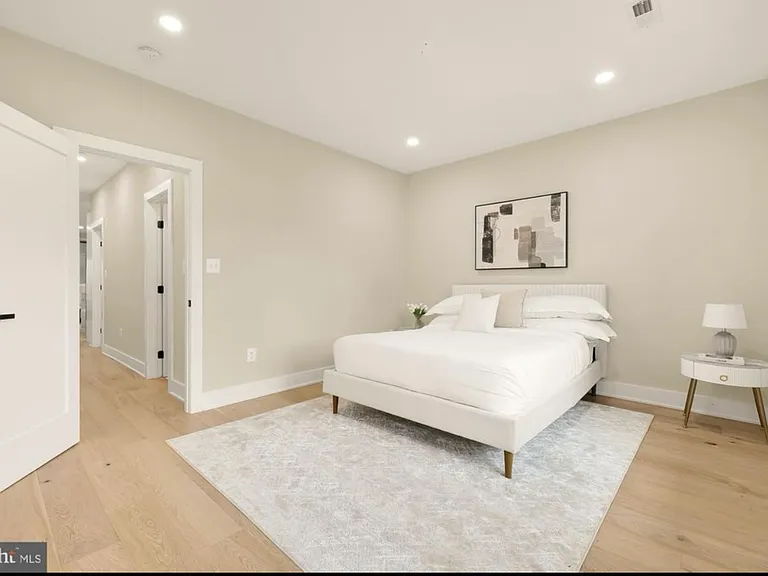 802 21st St NE #1 — Photo 10