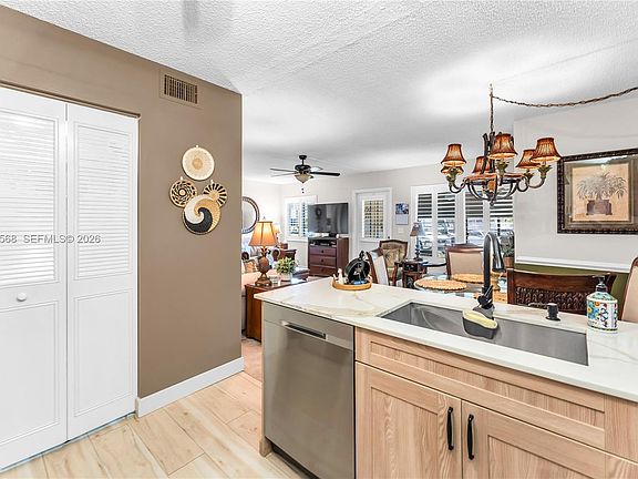 5th image of 3561 Pine Tree Ct APT D-1