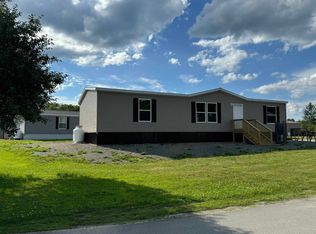 29 Pine St, Colebrook, NH 03576