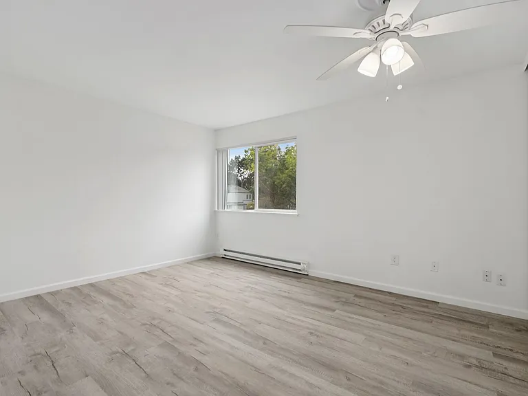 Images Columbia Apartments — Photo 12