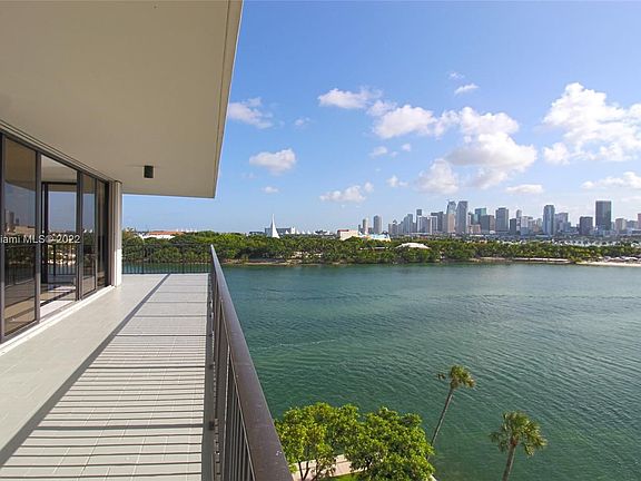 3rd image of 1000 Venetian Way APT 704