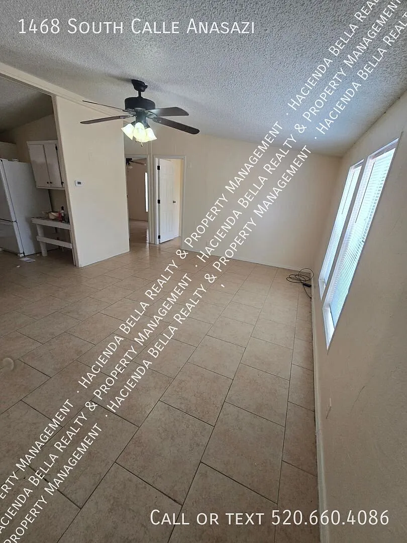 Huge Private Location 3 Bedroom 2 Bath Home!! Horse Property — Photo 4