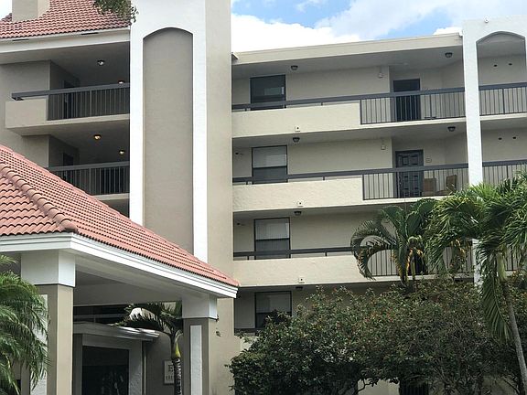 5th image of 820 Lavers Cir APT G311