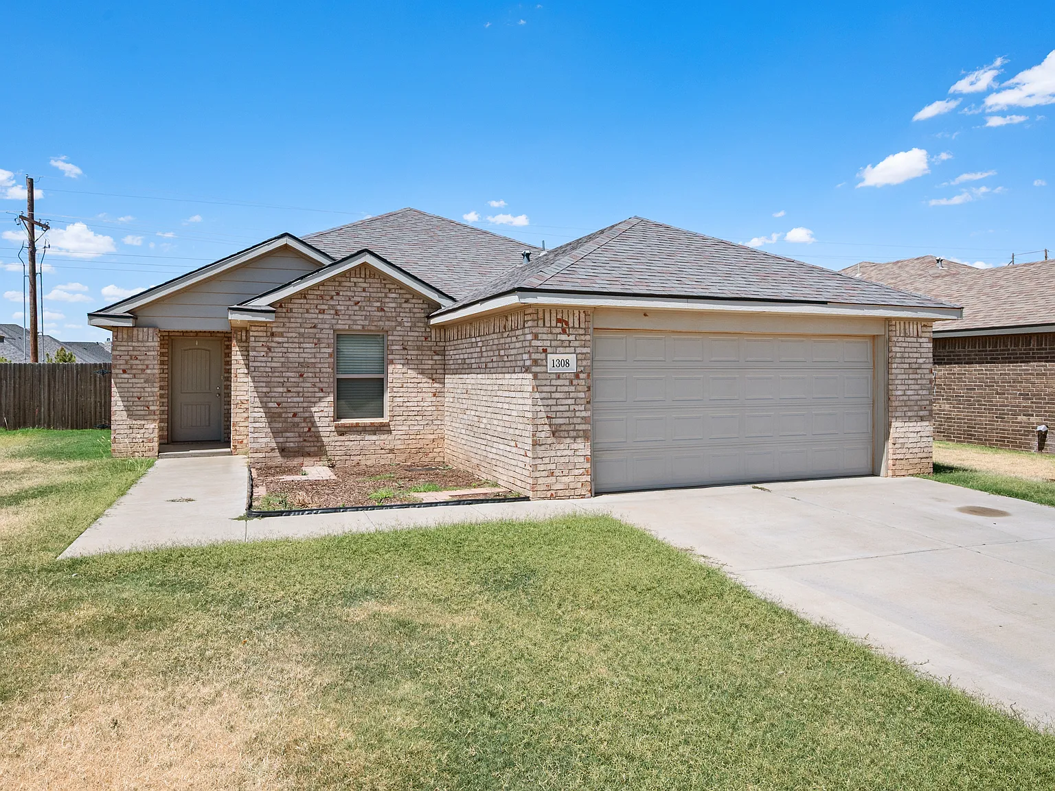 4 bed, 1446 sqft, $1,599 — Photo 2