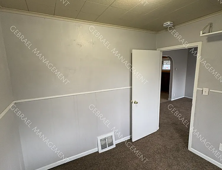 743 Neubert Ave — Photo 13
