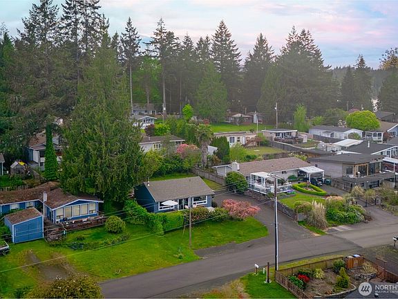 3rd image of 10035 Windward Drive NW