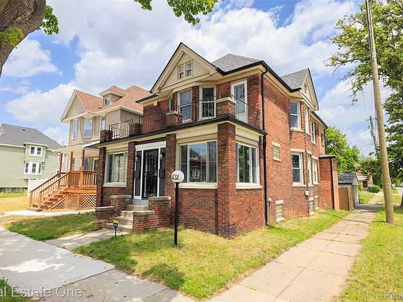 3rd image of 3402 Townsend St