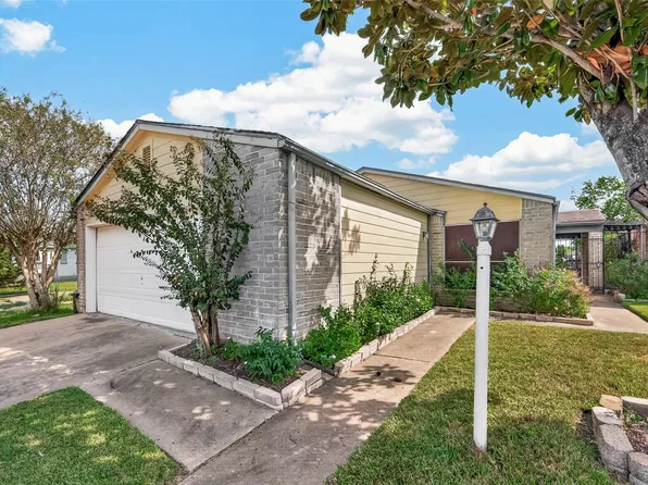 12371 Wellington Park Dr, Houston, TX 77072