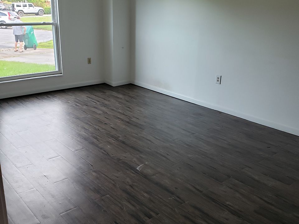 1st image of 2009 Plumosa Palm Dr