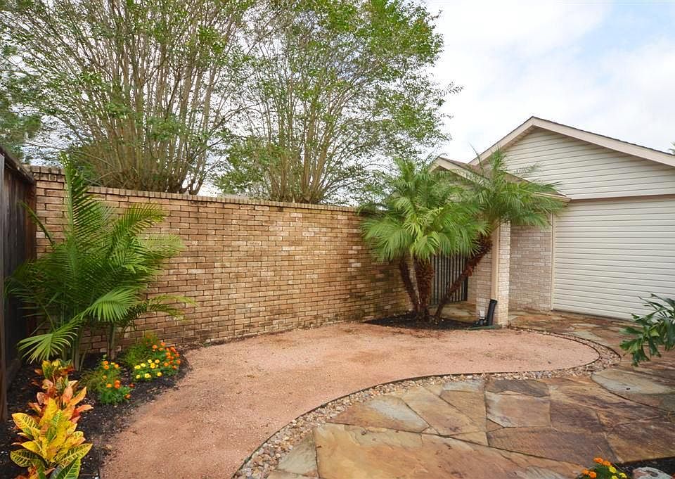 1st image of 1702 Plumbwood Way