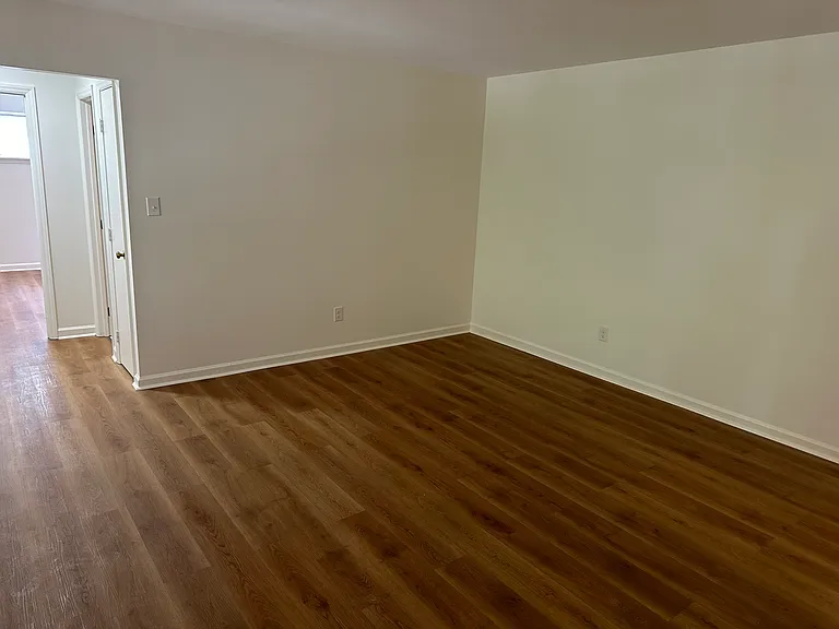5335 Wayne St #D — Photo 10