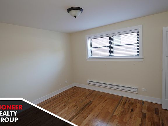 3rd image of 550 W Arlington Pl #550104