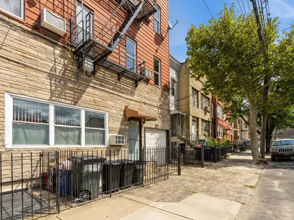 40 Beacon Avenue image 3 of 20