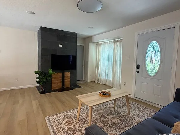 2 bed, 783 sqft, $3,000 — Photo 4