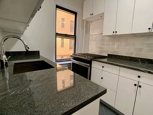 Rented by Building Equity Real Estate LLC | media 32