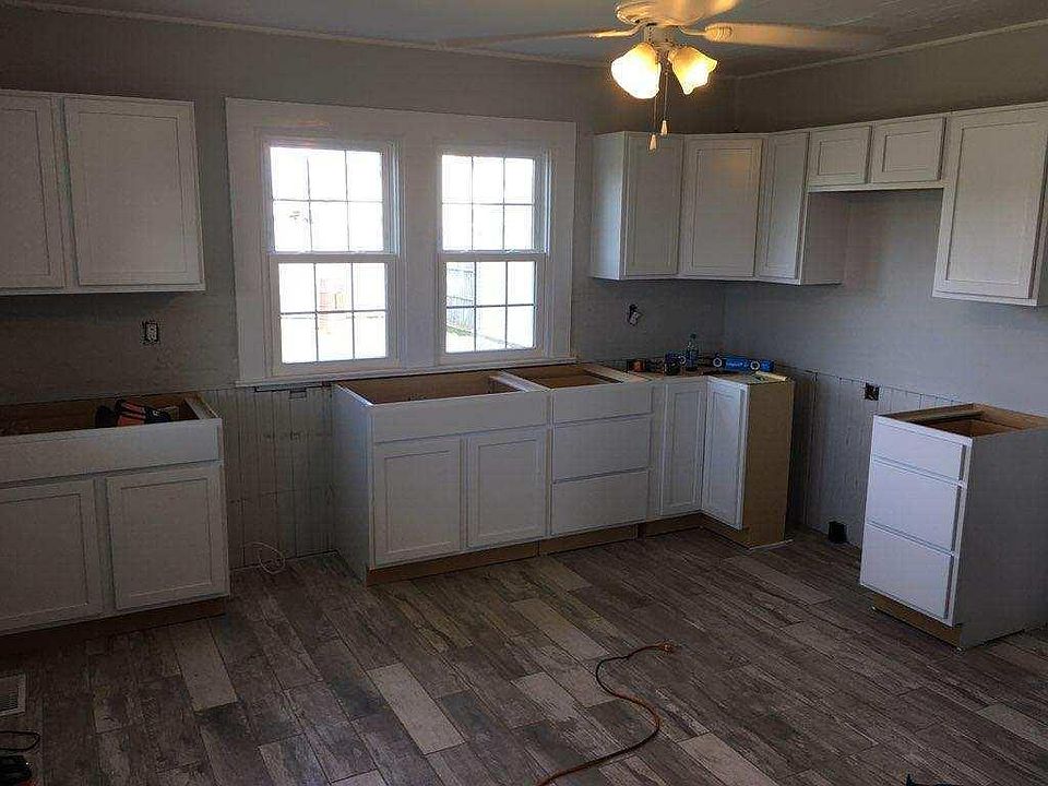 2nd image of 4515 Morganton Rd