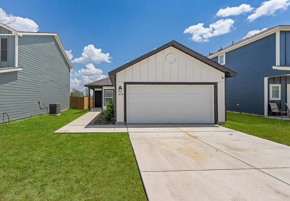 8718 Broad Wing Dr