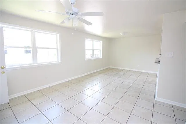 2 bed, 1.0 bath, 900 sqft, $1,100 — Photo 3