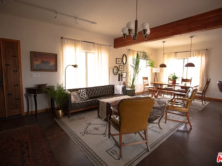 6767 California Ave — Photo 5