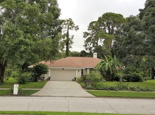 2702 Savannah Dr, Plant City, FL 33563